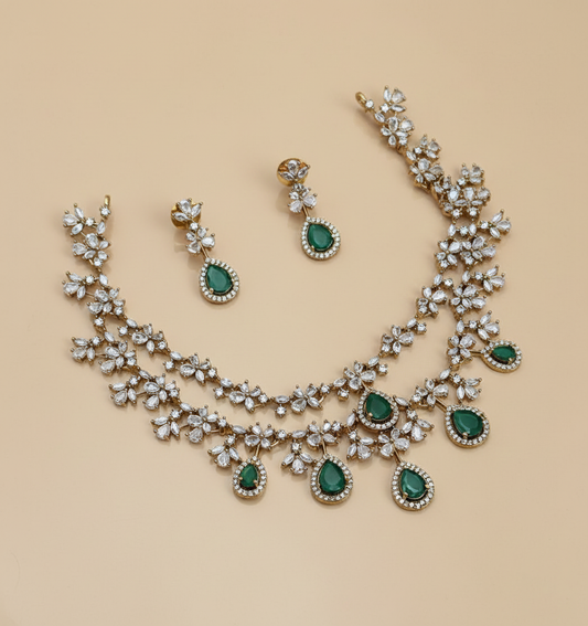 Bridal set necklace.